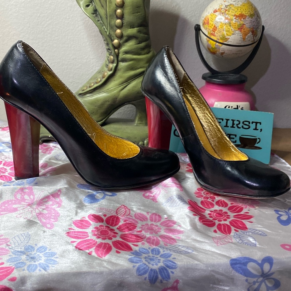 Ladies shoes size 8.5